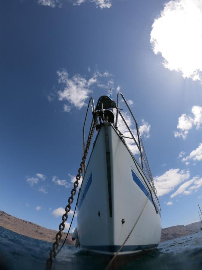 Magnifico Barco En La Graciosa Hotel Caleta de Sebo Exterior foto