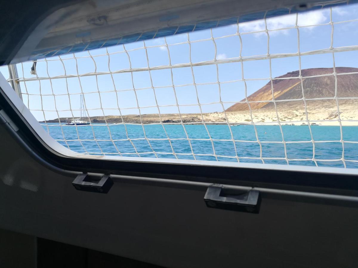 Magnifico Barco En La Graciosa Hotel Caleta de Sebo Exterior foto